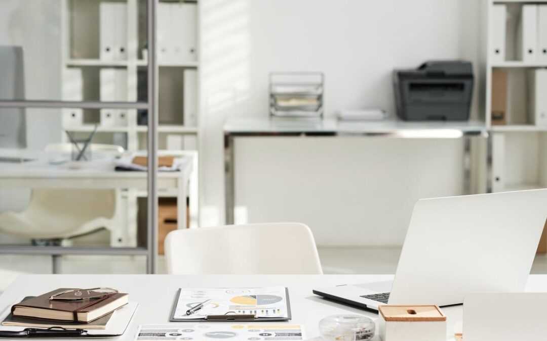 What Paper Weight for Business Cards? A Complete Guide to Choosing the Right Stock